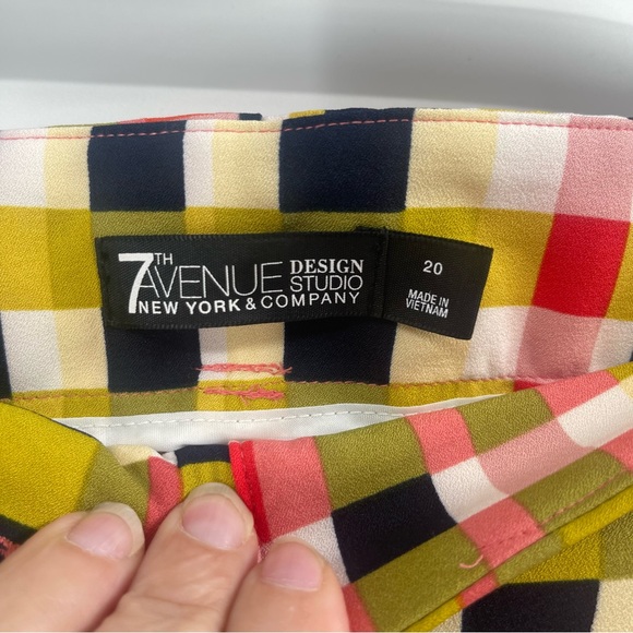 New York & Company 7th Avenue Geometric Squares Madie Pants - Picture 11 of 14